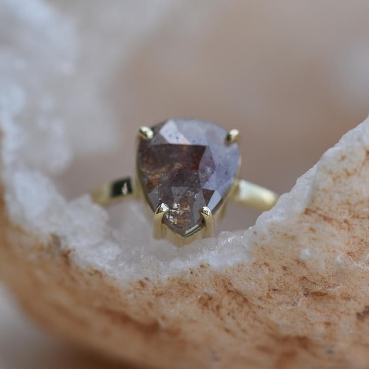 Prsteň zo zlata se salt and pepper diamantom 44216