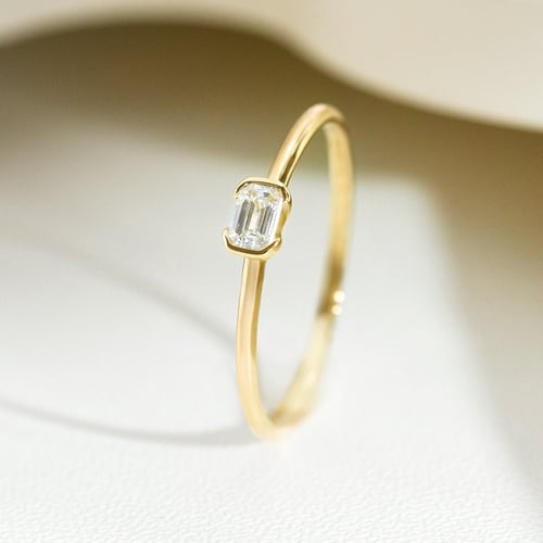 Minimalistický prsteň zo zlata s emerald lab-grown diamantom Henrik