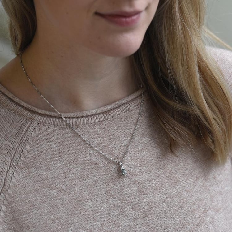 Zlatý náhrdelník s ametystovou slzou a diamantmi 50627