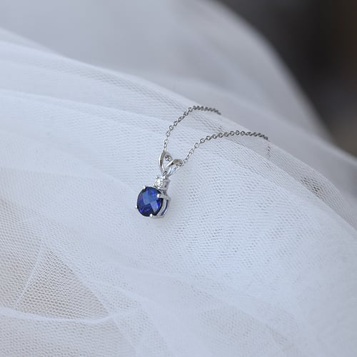 Zafírový prívesok zo zlata s diamantom Endora