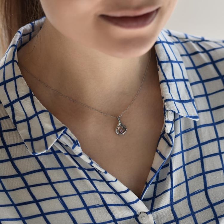 Náhrdelník s ružovým zafírom 40791