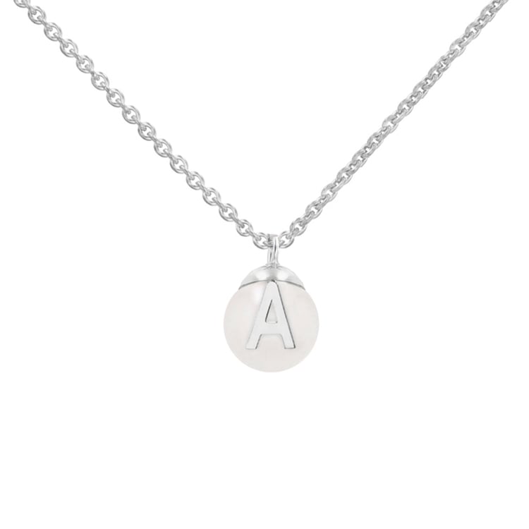 Prívesok s perlou a písmenom Nava 111679