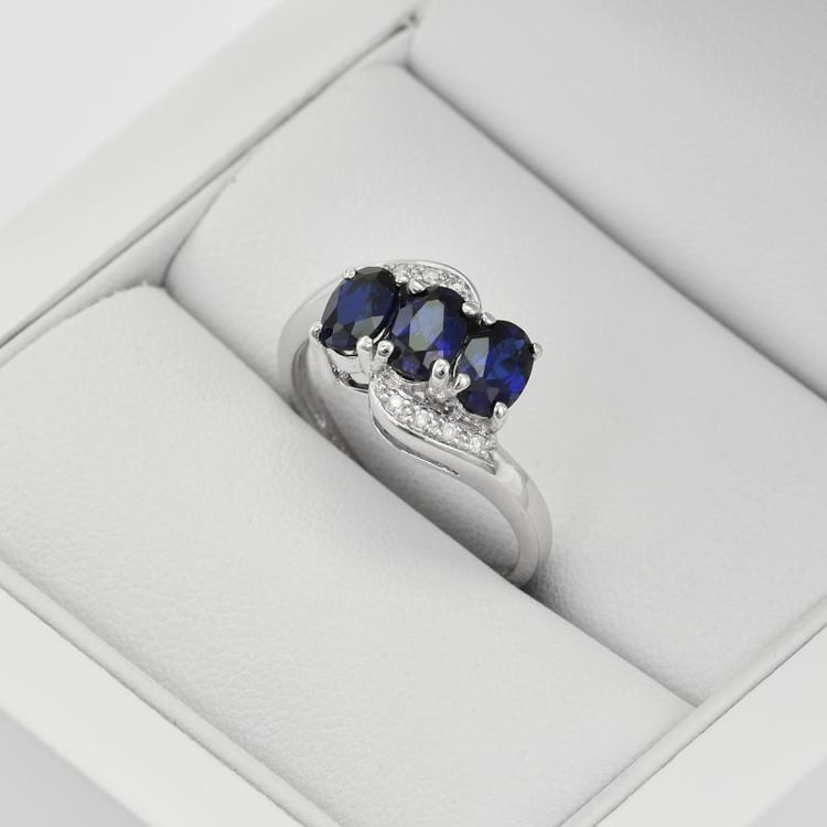 Zlatý prsteň so zafírmi 37589