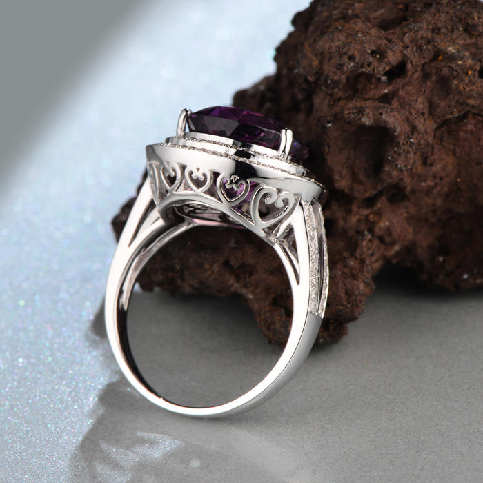 Zlatý prsteň s ametystom 8556