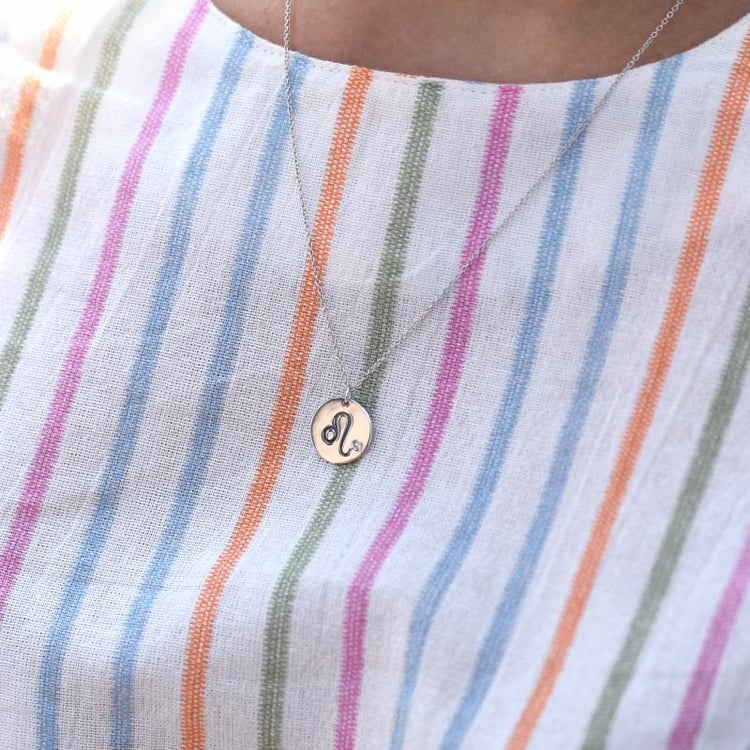 Zlatý prívesok s diamantom 46081