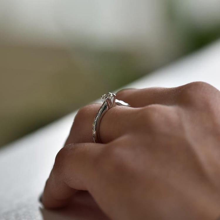 Prsteň s diamantmi 34619