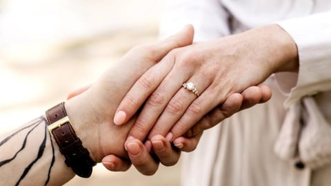 Kolekcia Pure Sparkle: Oslnivé zásnubné prstene zrodené z čistej lásky 