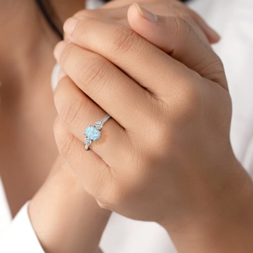 Zásnubný prsteň s opálom a diamantmi Brink