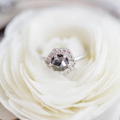 Prsteň s raw diamantom