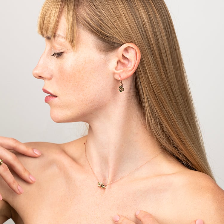 Cluster náušnice s vltavínmi, zafírmi a diamantmi Gita 146830