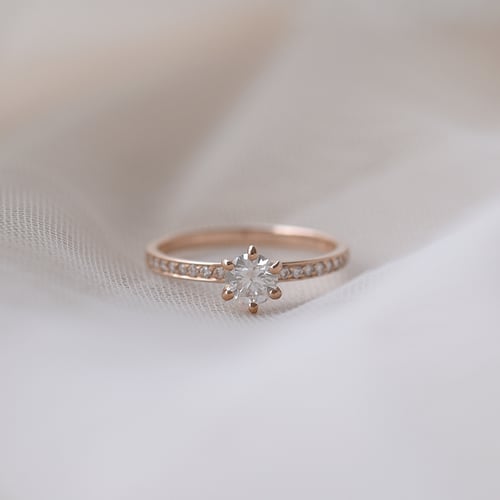 Zásnubný prsteň s lab-grown diamantmi Fuena