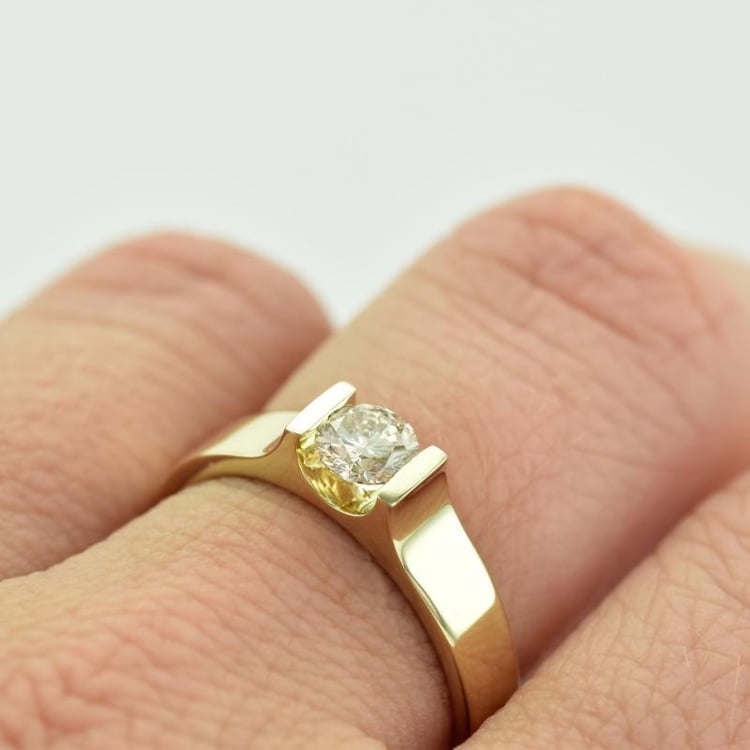 Zatý prsteň s diamantom  74053