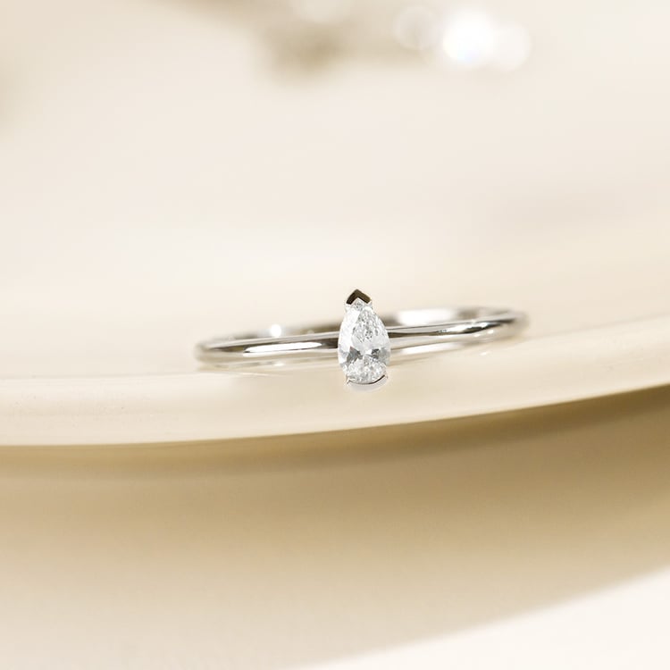 Minimalistický prsteň zo zlata s pear diamantom Valentin 161902