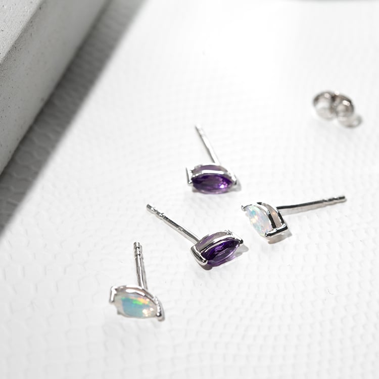 Minimalistické strieborné náušnice s ametystmi Sistine 131335