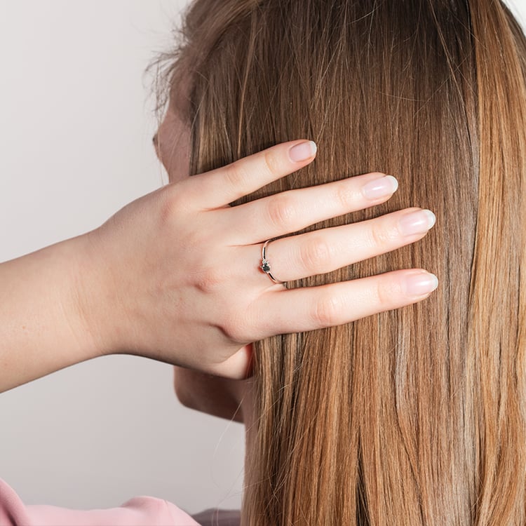 Jemný cluster prsteň so salt and pepper diamantom Aghate 150431