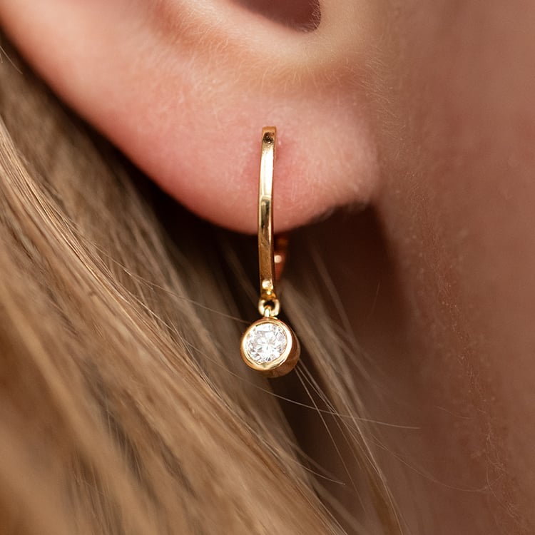 Zlaté visiace náušnice s diamantmi Skylar 137476