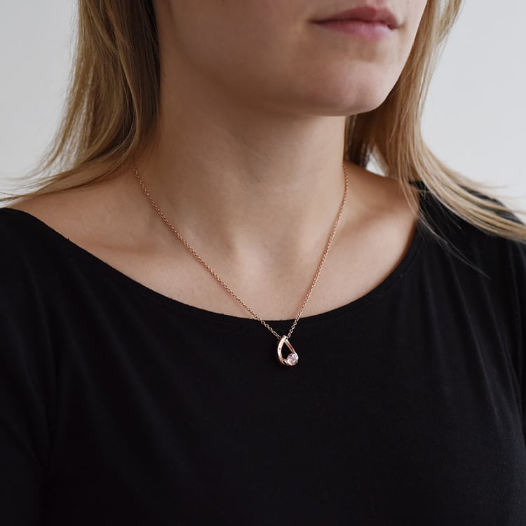 Prívesok so simulovaným morganitom 89870