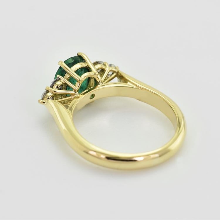 Prsteň z bieleho zlata so smaragdom 29479