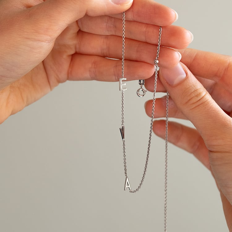 Náhrdelník s 3 písmenami vašej voľby a lab-grown diamantom Lupe 145496