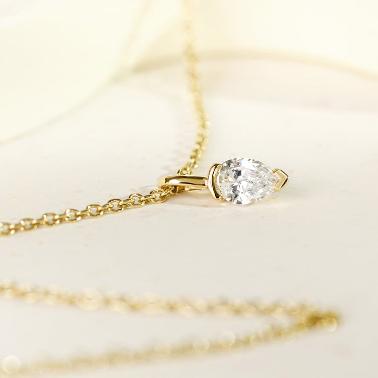 Minimalistický prívesok zo zlata s diamantom v tvare pear Malena 161645