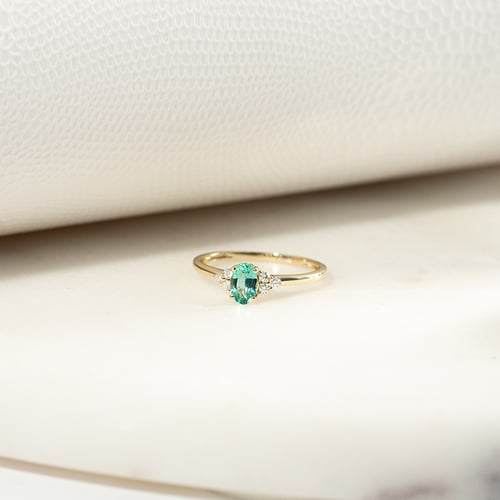 Zásnubný prsteň so smaragdom a diamantmi Kylie