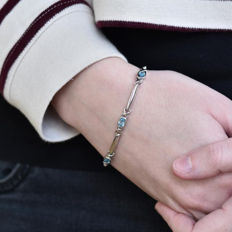 Náramok zo striebra 26599