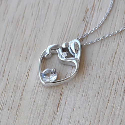 Platinový prívesok matka a dieťa s GIA certifikovaným diamantom Heli