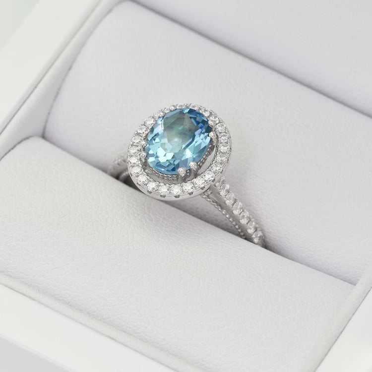 Prsteň s oválnym topásom 23720