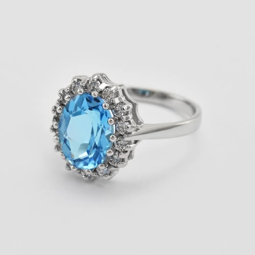 Prsteň s modrým topásom a diamantmi Zanite