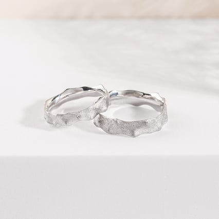 Svadobné prstene s výstupkami zo zlata s diamantmi Spikes