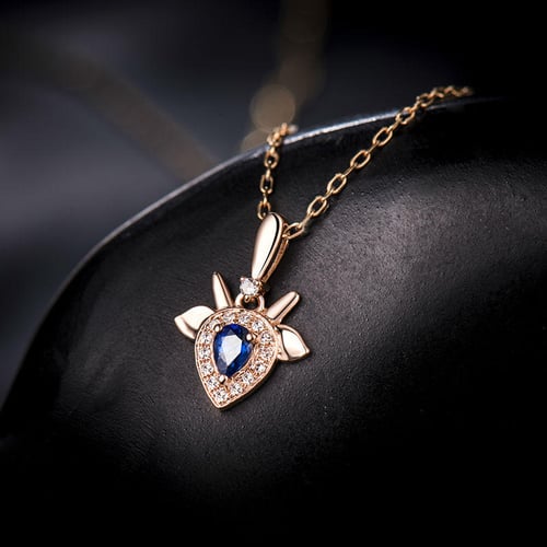 Prívesok v znamení Kozorožca so zafírom a diamantmi Capricorn