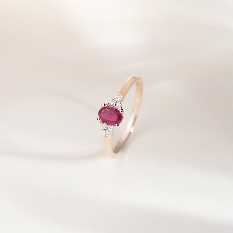 Zásnubný prsteň s rubínom a diamantmi Sheldo 152313