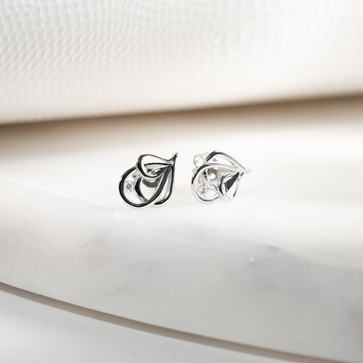 Decentné zlaté náušnice s iskrivými diamantmi Shema 131888