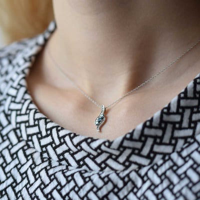 Zlatý náhrdelník s diamantmi