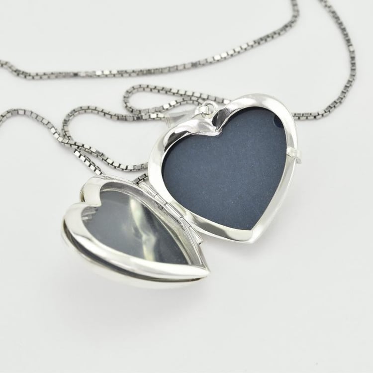 Strieborný medailón 25839