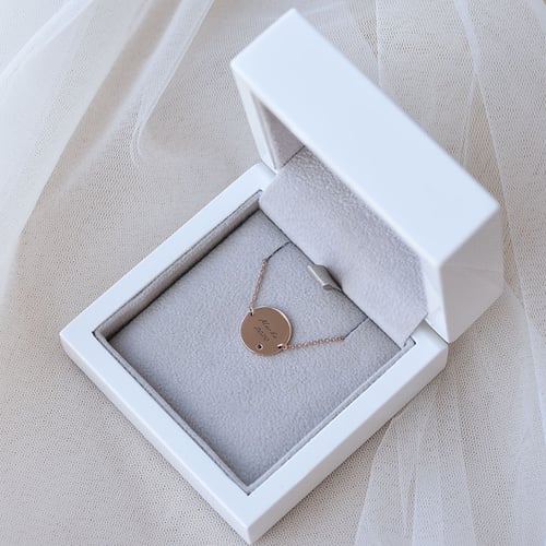 Zlatý náramok s čiernym diamantom a gravírom vašej voľby Okira