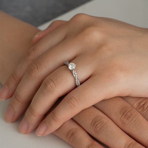 Zásnubný prsteň s prepletanou obrúčkou a certifikovaným lab-grown diamantmi Minna