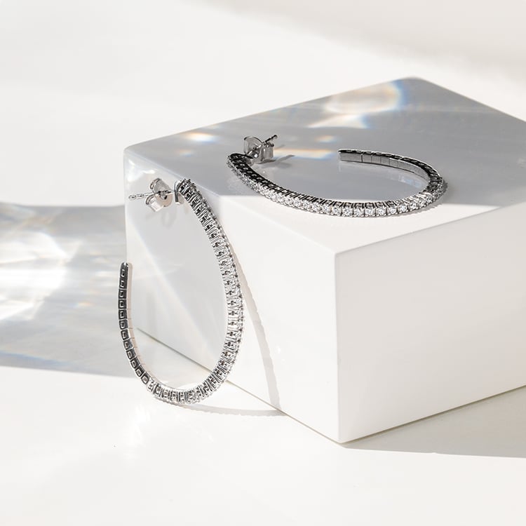 Zlaté flexi polkruhové náušnice s lab-grown diamantmi Hawn 142095