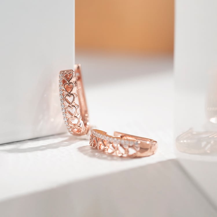 Srdcové kruhové náušnice s lab-grown diamantmi Luba 110791