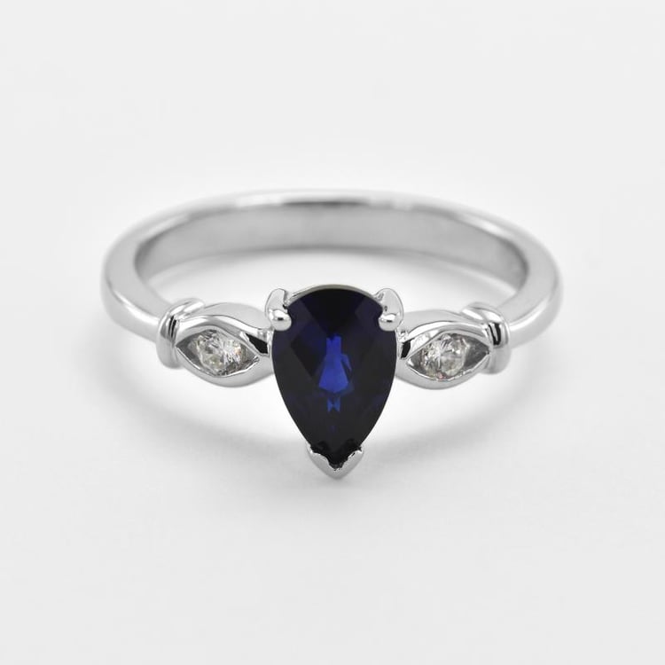 Strieborný prsteň s modrým zafírom 5978