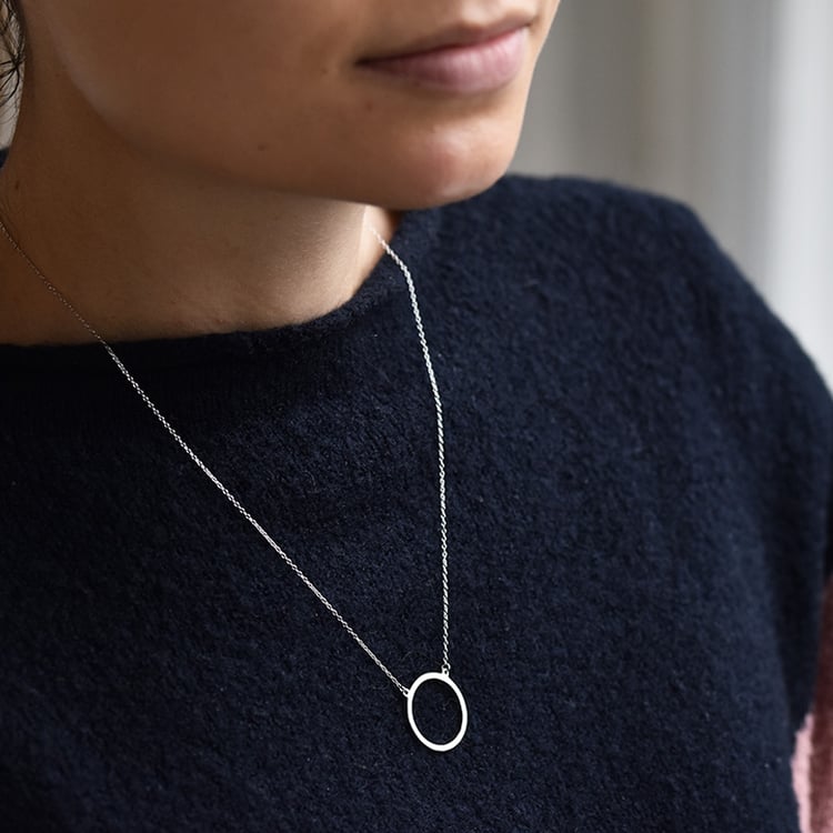 Strieborný náhrdelník s príveskom 41838