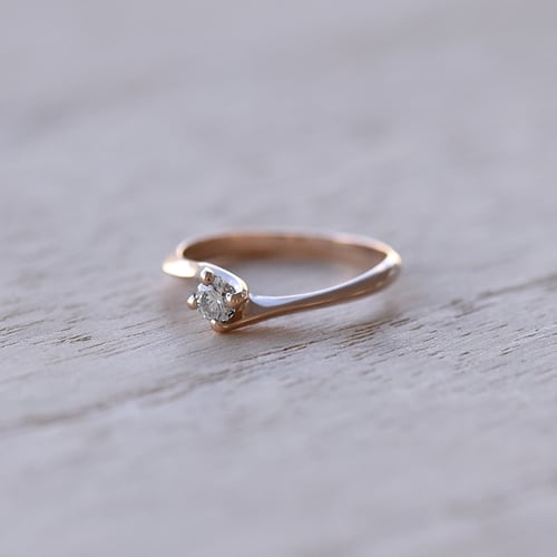 Zásnubný prsteň s diamantom Hariti