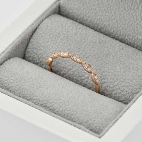 Strieborný nežný eternity prsteň s lab-grown diamantmi Jelani