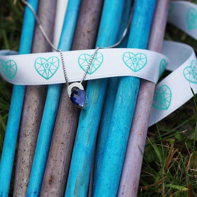 Náhrdelník so zafírom