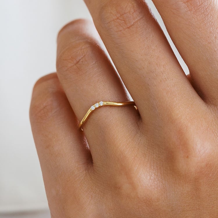 Strieborný vykrojený prsteň s tromi diamantmi Cason 157747