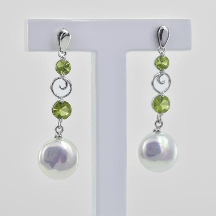 Visacie náušnice s perlami Carolyn 2310