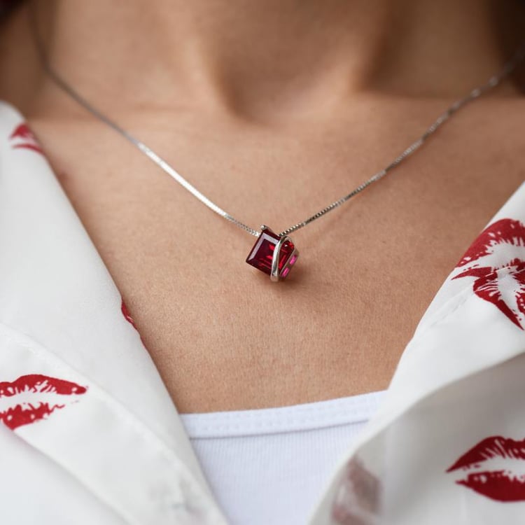 Rubínový náhrdelník 17478