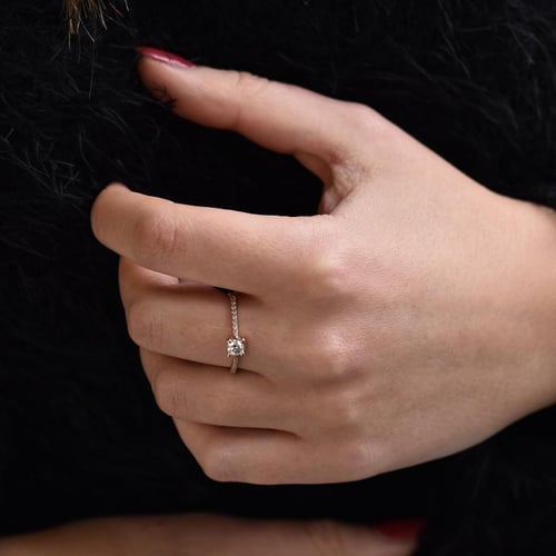 Zásnubný prsteň s diamantmi Danias