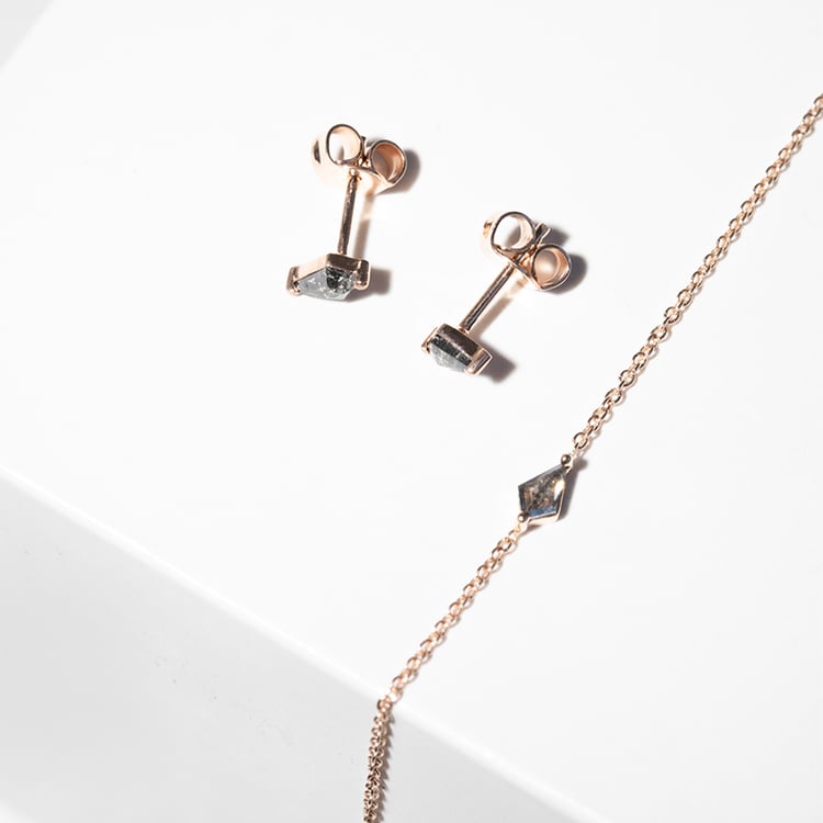 Náhrdelník s kite salt and pepper diamantom Momu 126412