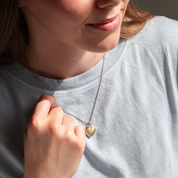 Strieborný otvárací medailón srdca 140710